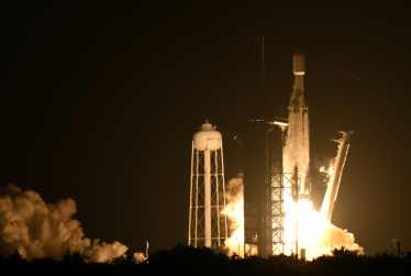 Запуск важкої ракети SpaceX Falcon Heavy із супутником Jupiter 3 на мисі Канаверал, Флорида, 28 липня 2023 року. /Getty Images
