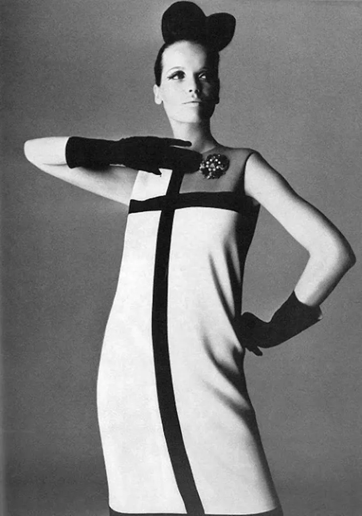 Верушка в платье Yves Saint Laurent, Vogue UK9