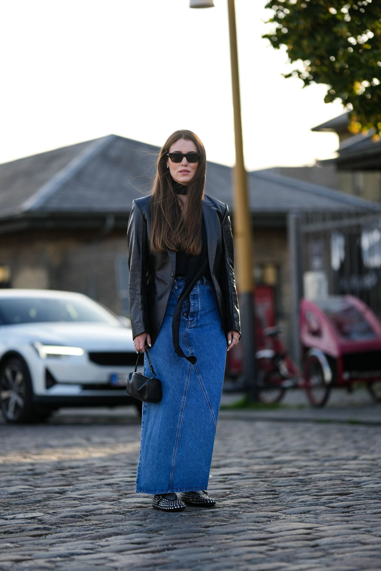Streetstyle: 6 способів носити джинсову максіспідницю цієї весни0
