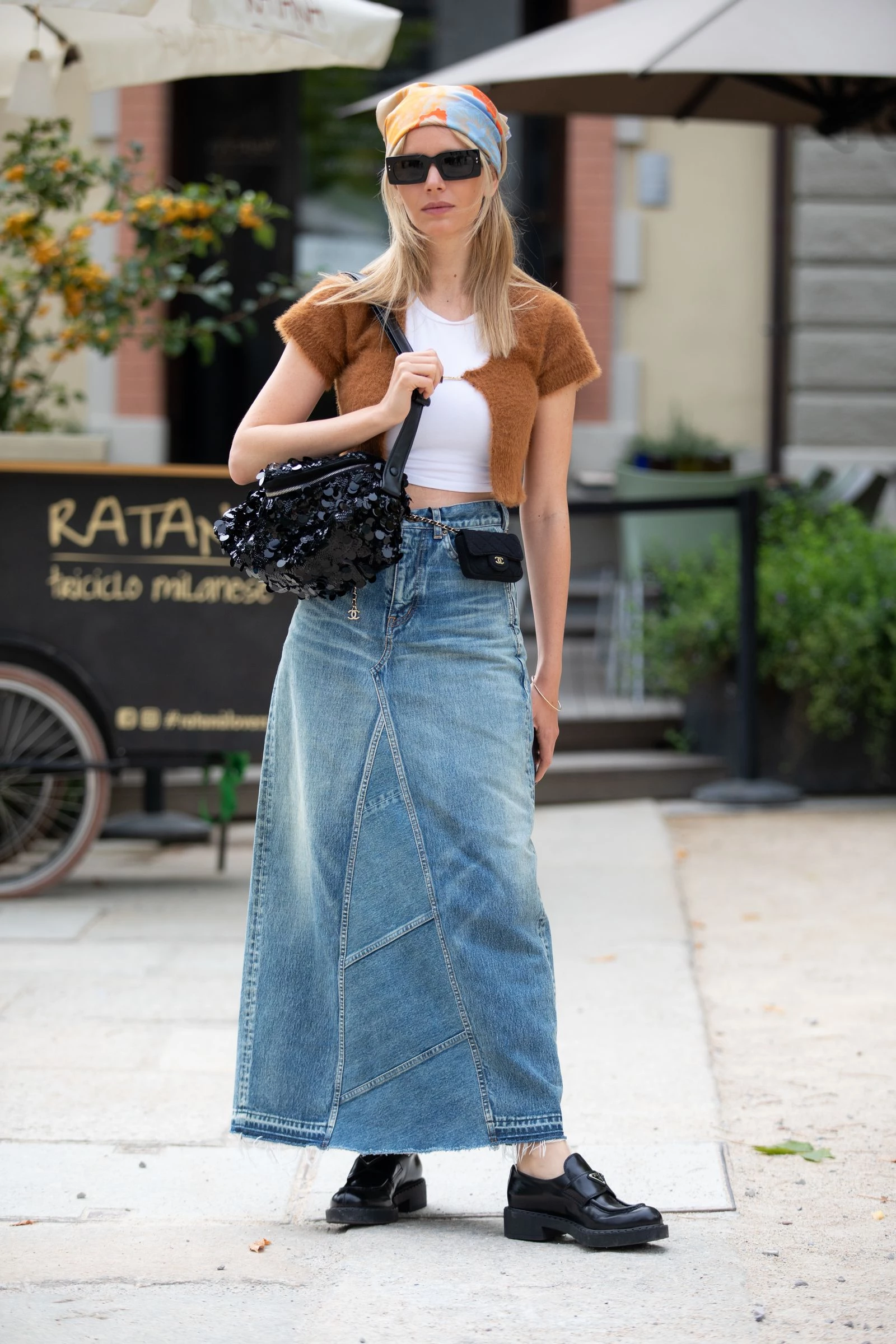 Streetstyle: 6 способів носити джинсову максіспідницю цієї весни5