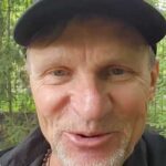 Олег Скрипка відвідав власну матір напередодні Дня матері та привітав…