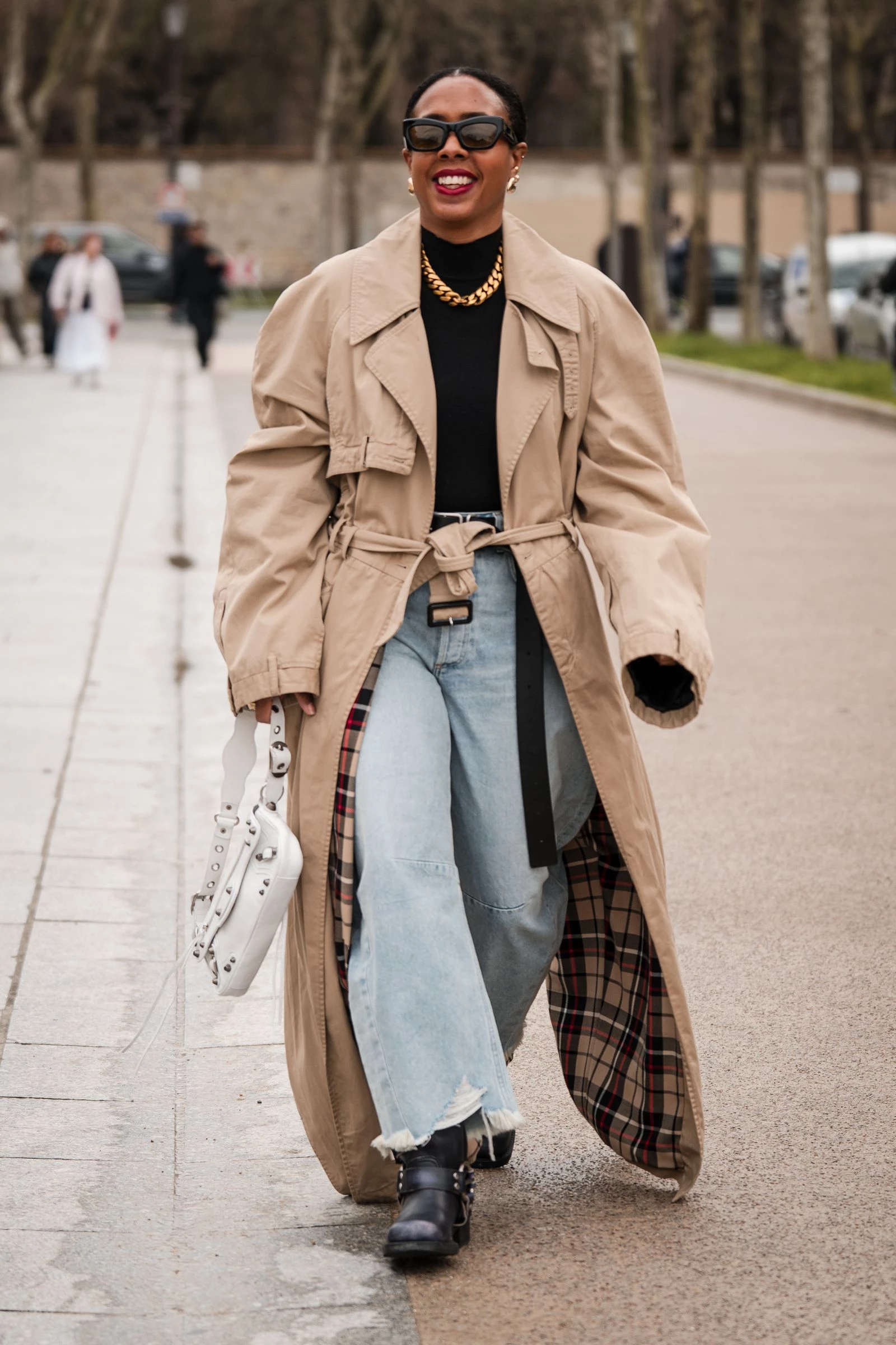 Streetstyle: 9 способів носити класичний тренч цього сезону4