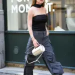 Streetstyle: туфлі на танкетці — наймодніше взуття цього вересня