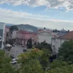 Удар по Мукачеву: щонайменше 12 постраждалих, місцевих просять залишатися вдома