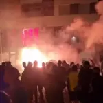 Сербія охоплена протестами: поліція застосовує газ, офіси правлячої партії зруйновано
