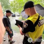 Правоохоронці затримали чоловіка, який кинув гранату в одному з районів…