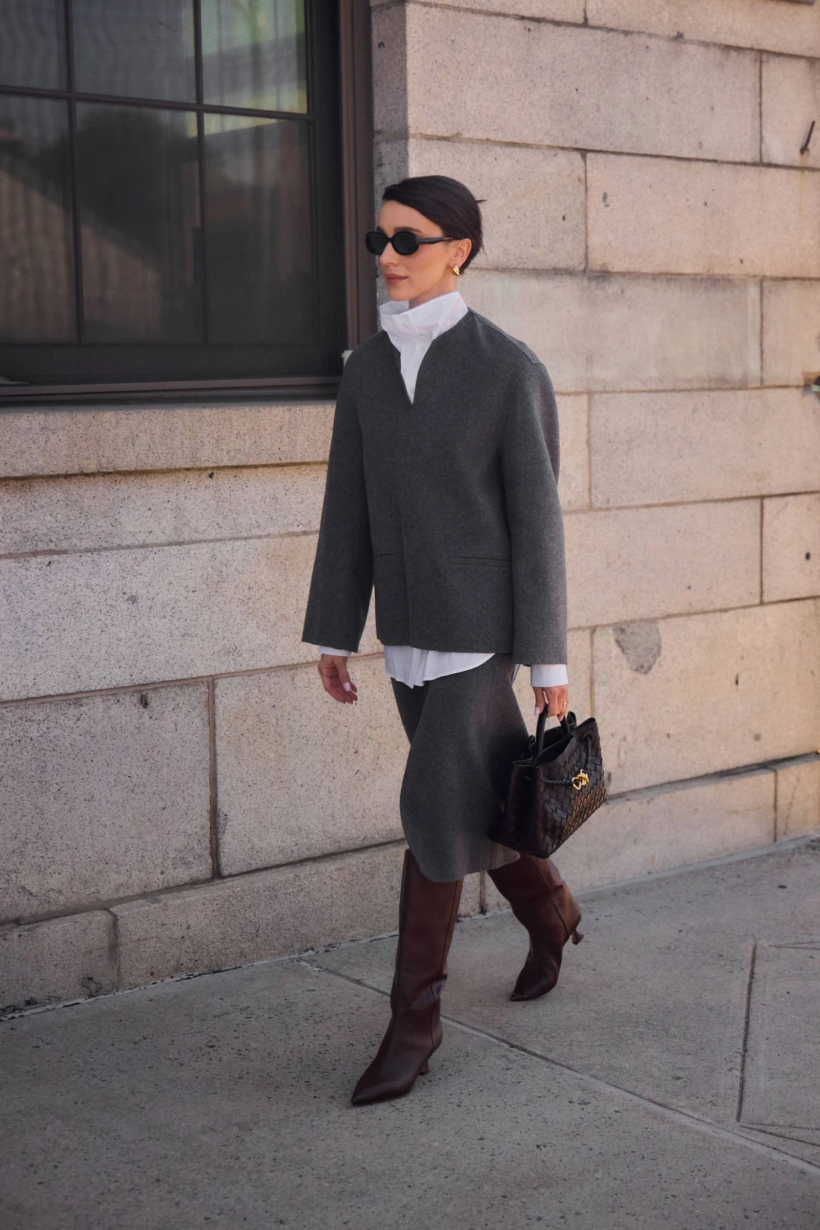 Streetstyle: чоботи kitten heels — головне взуття цієї осені1