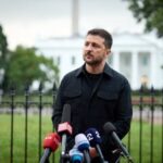 Зеленський заявив, що питання територій обговорить на зустрічі з Путіним