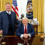 «Розповідайте про викрадених дітей». Інтерв’ю з пастором Трампа про важливі…