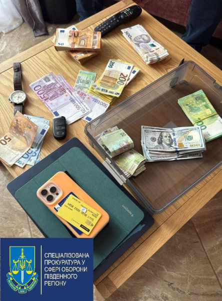 Лікарі заробляли на травмах, а військові - на фейкових відстрочках