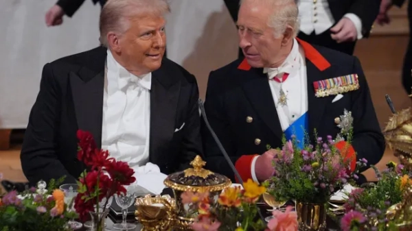 Президент США Дональд Трамп і король Карл III на державному бенкеті для президента США та першої леді Меланії Трамп у Віндзорському замку, Беркшир, у перший день їхнього другого державного візиту до Великої Британії. Дата фото: середа, 17 вересня 2025 року. Фото PA. Автор фото: Yui Mok/PA Wire.