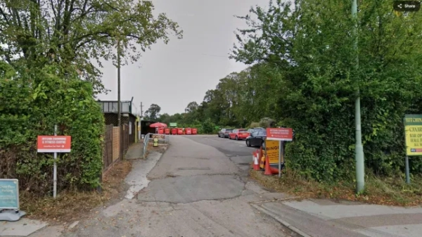 Перегляд вулиць Google Street View для додаткової парковки футбольного клубу Hitchin Town