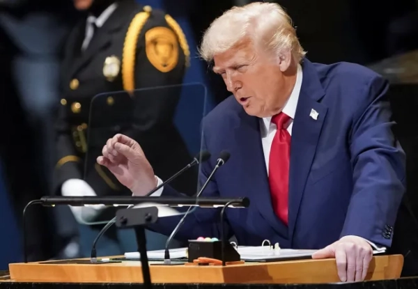 Президент США Дональд Трамп звертається до 80-ї Генеральної Асамблеї Організації Об'єднаних Націй у Нью-Йорку, штат Нью-Йорк, США, 23 вересня 2025 року. REUTERS/Al Drago