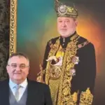 Посол Надоленко подарував королю Малайзії вишиванку від дизайнера Дамірової