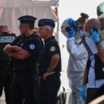 Чоловіка з ножем застрелили після того, як він «наосліп» поранив…