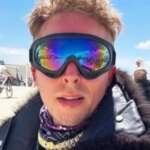 Чоловіка, знайденого мертвим у калюжі крові на фестивалі, знайшли громадянином…