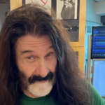 Хто такий П'єр Роберт? Все про ведучого радіостанції 93.3 WMMR,…