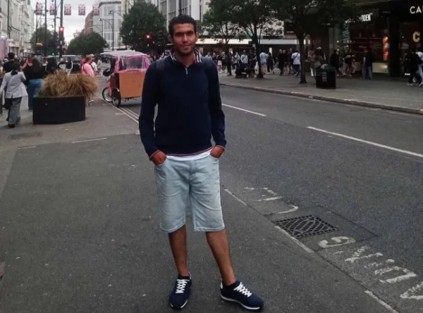 Мігрант на невеликому човні? використовував додаток-перекладач, щоб погрожувати жертві, перш ніж зґвалтувати її біля головного залізничного вокзалу?