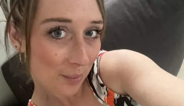 Недатоване фото з архіву сімейного роздаткового матеріалу, опубліковане Жасмін Йейтс з Alana Odysseos. Шейн Марч була засуджена до довічного ув'язнення в Олд-Бейлі з мінімальним терміном ув'язнення 42 роки за вбивство 22-річної жінки, яка була на ранніх стадіях вагітності третьою дитиною, коли на неї напали в її будинку в Волтемстоу, східний Лондон. Дата публікації: п'ятниця, 31 жовтня 2025 року. Фото PA. Авторство фото має бути вказане: Family Handout/PA Wire. ПРИМІТКА ДЛЯ РЕДАКТОРІВ: Це фото з роздаткового матеріалу може використовуватися лише для редакційних репортажів для сучасної ілюстрації подій, речей або людей на зображенні або фактів, згаданих у підписі. Повторне використання зображення може вимагати додаткового дозволу від власника авторських прав.