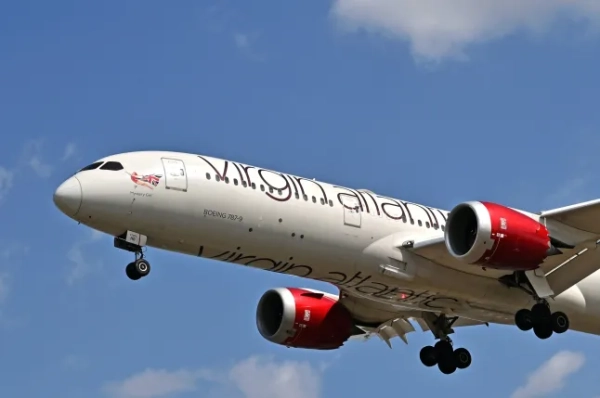 ЛОНДОН, АНГЛІЯ – 10 СЕРПНЯ: Літак Boeing 787-9 Dreamliner компанії Virgin Atlantic з реєстраційним номером G-VWHO приземлився в аеропорту Хітроу 10 серпня 2025 року в Лондоні, Англія. (Фото Джона Кібла/Getty Images)