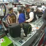 Банда крадіжок у магазинах заповнила таємну кімнату ігровими консолями вартістю…