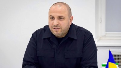 Антикорупційна рада повідомляє про потенційні зв'язки Умєрова з бізнесом, що потрапив під санкції. 2