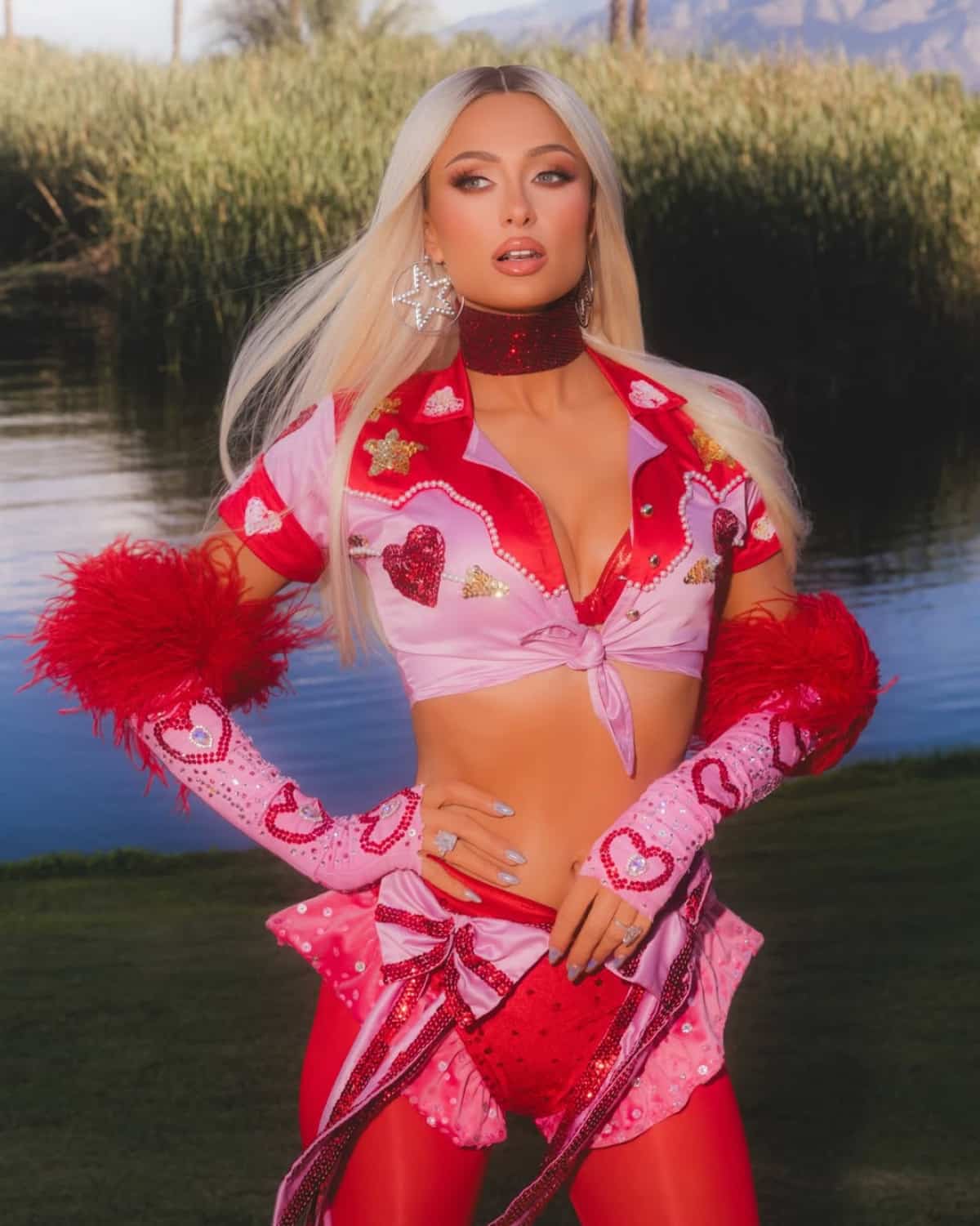 Стильні образи на Coachella 2026: ключові тенденції макіяжу та зачісок весни-літа3