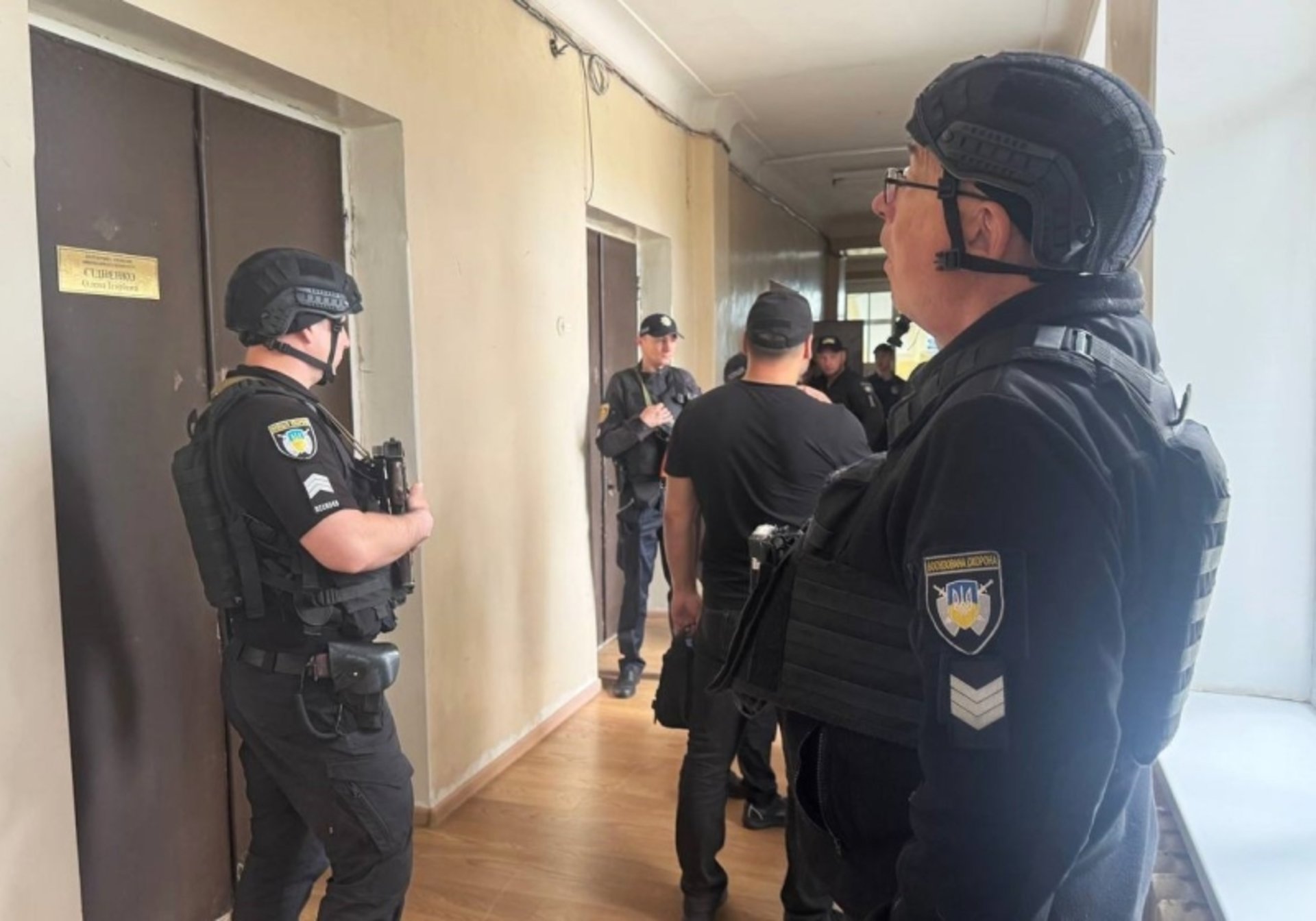 Стрілянина в міськраді: вражаючі кадри шокуючої події на Кіровоградщині 4
