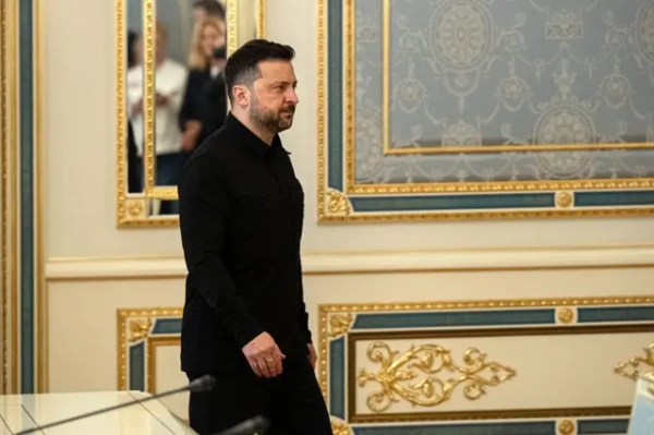 Україна готується до потенційного удару з Білорусі на Київщину та Чернігівщину - прогнозує Зеленський 5 Зеленський у чорному йде вперед