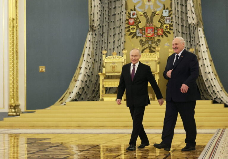 Путін втягує Білорусь глибше у російське вторгнення в Україну 11
