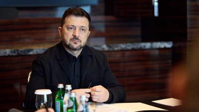 Ексклюзивні новини України 12 Глава держави закликає громадян України зберігати пильність, оскільки існує ризик масштабної атаки.
