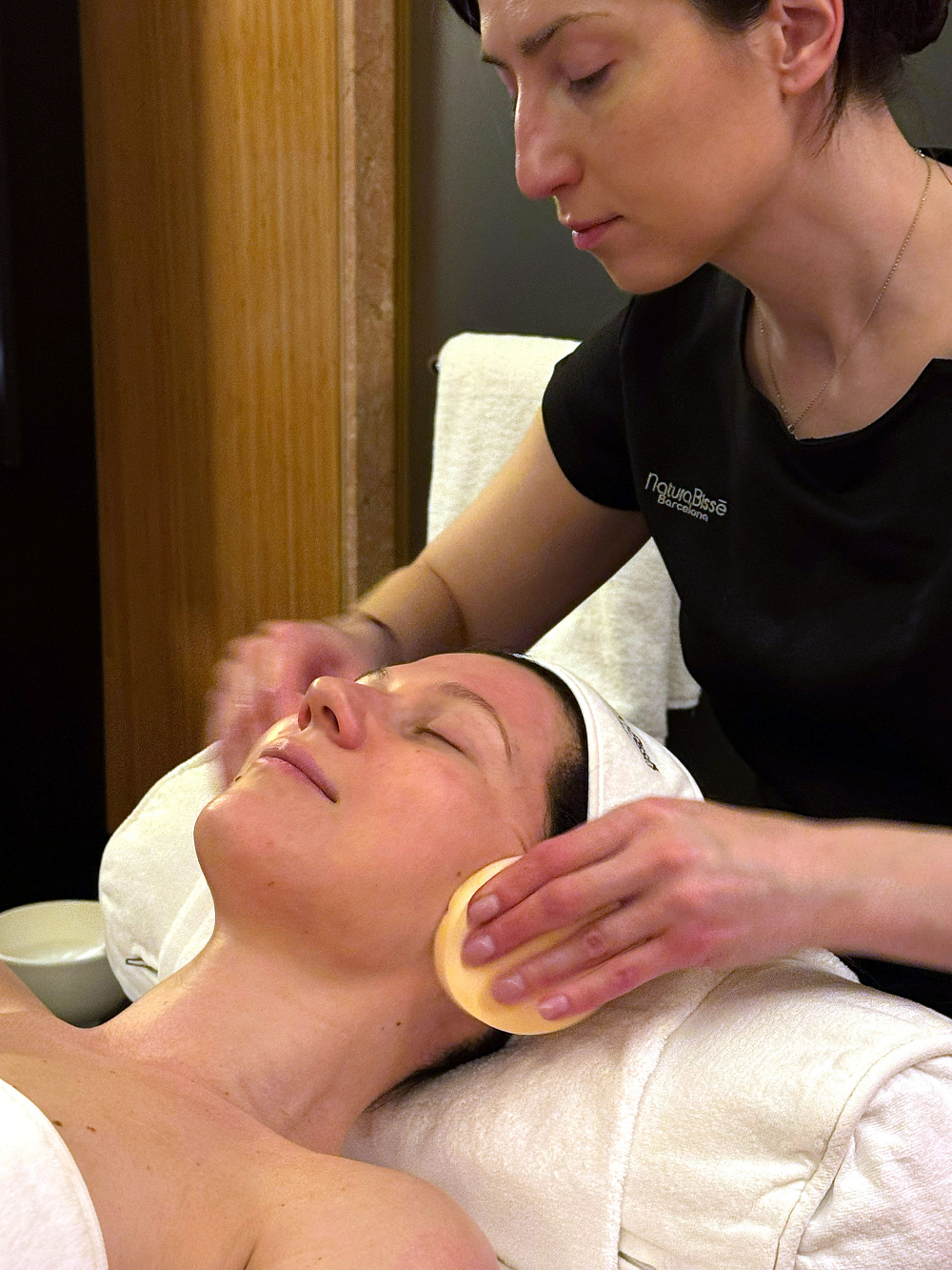 Гідний вибір б'юті-експертки: процедури Natura Bissé у Spa Naturel Hyatt Kyiv — результат преміального салонного догляду5