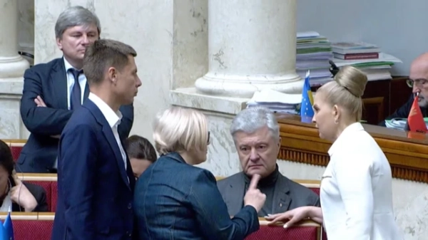 Зліва направо: Артур Герасимов, Олексій Гончаренко, Ірина Геращенко, Петро Порошенко, Юлія Тимошенко 