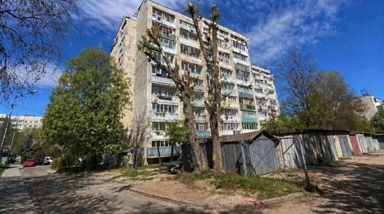 У Львові замість звіту про спилювання дерева оприлюднили зображення, створене штучним інтелектом. 9 У Львові замість звіту про спилювання дерева оприлюднили зображення, створене штучним інтелектом. 9