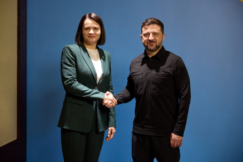 Ексклюзивні новини України 9 Київ приймає лідера білоруської опозиції: Мінськ на межі війни з Москвою