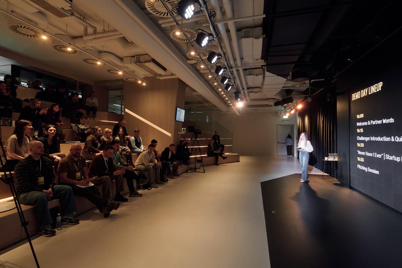 Challenger Demo Day 4: Як вибухнули стартапи та хто здобув омріяний кубок переможця 38