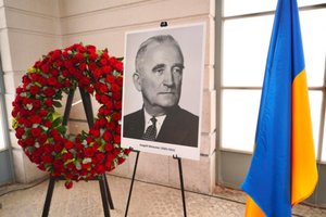 Перепоховання: Україна урочисто прийняла останки Андрія та Софії Мельників 7