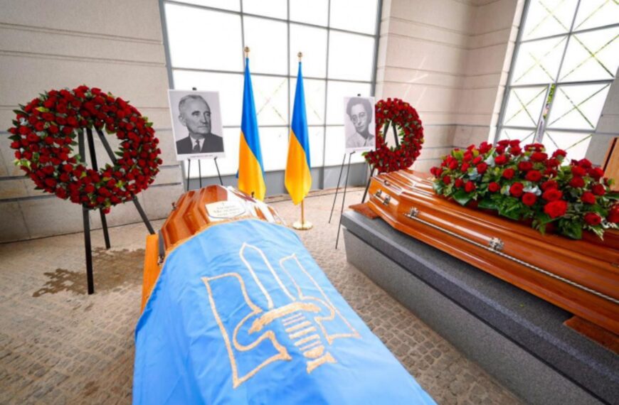 Ексклюзивні новини України 46 Перепоховання: Україна урочисто прийняла останки Андрія та Софії…