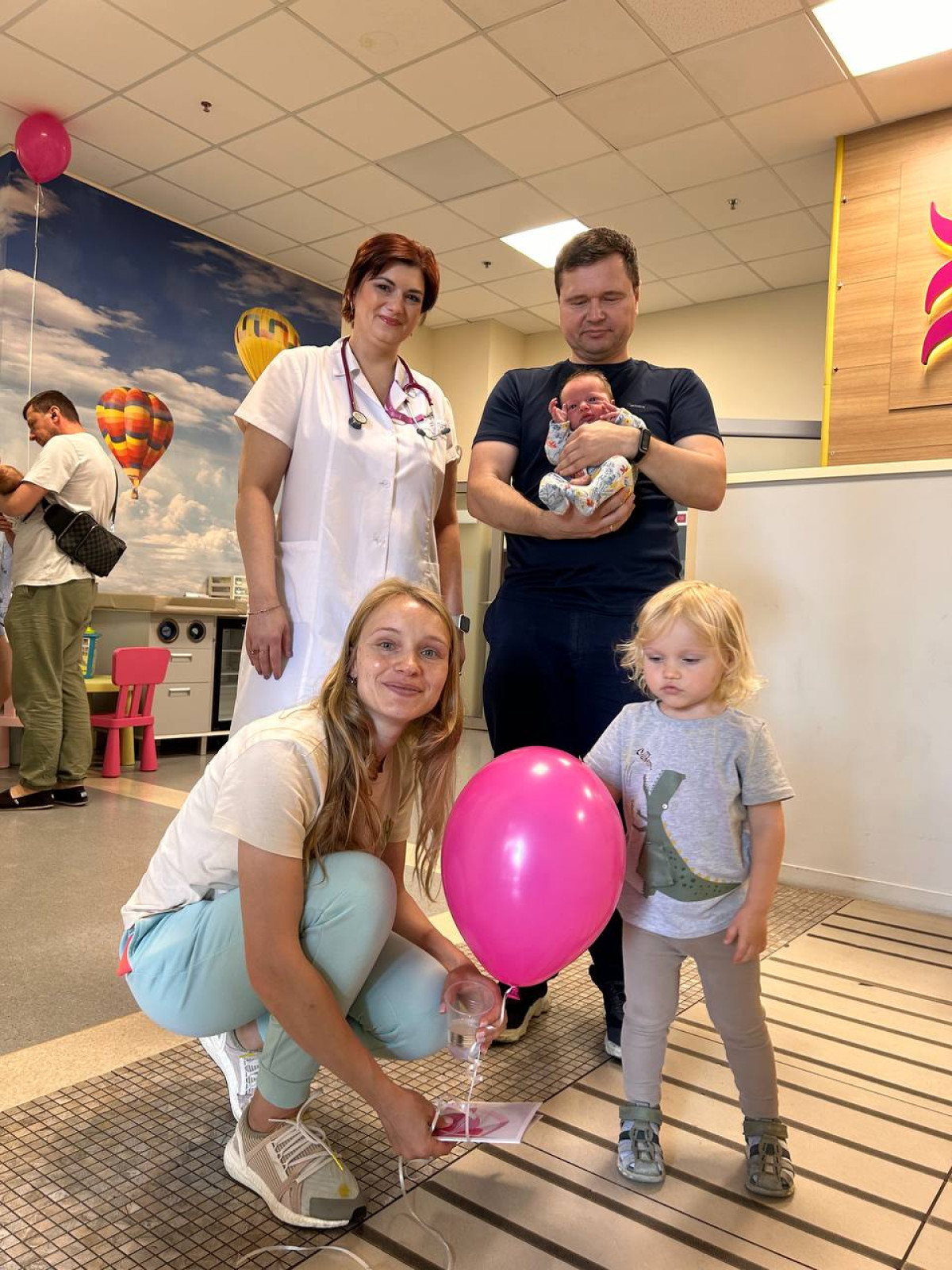 Інструкція для батьків: про щеплення, додаткове поїння водою та туге сповивання запитуємо у педіатра медичного центру ISIDA4