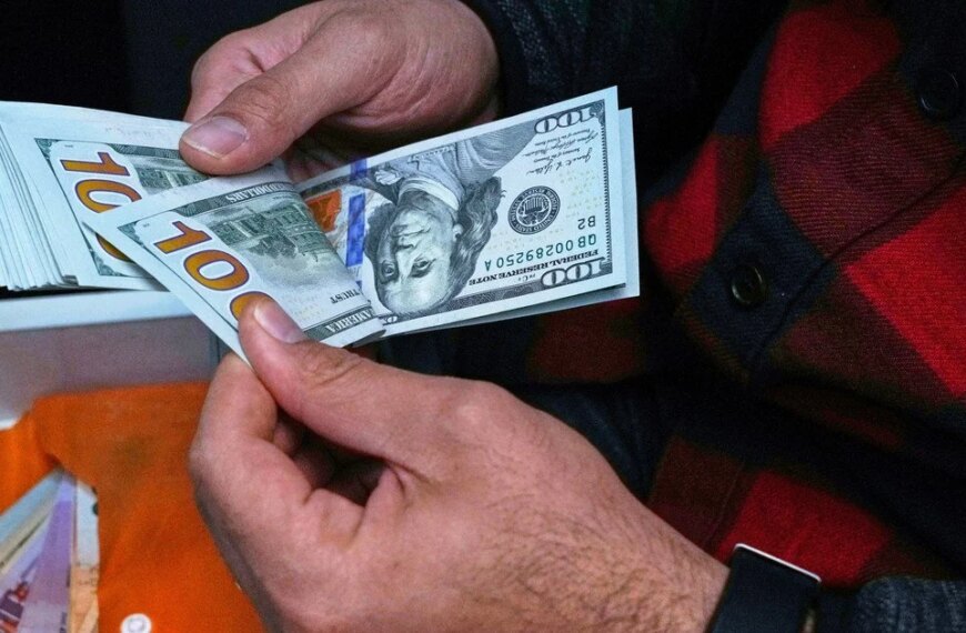 Ексклюзивні новини України 42 Що станеться з курсом долара та євро в…