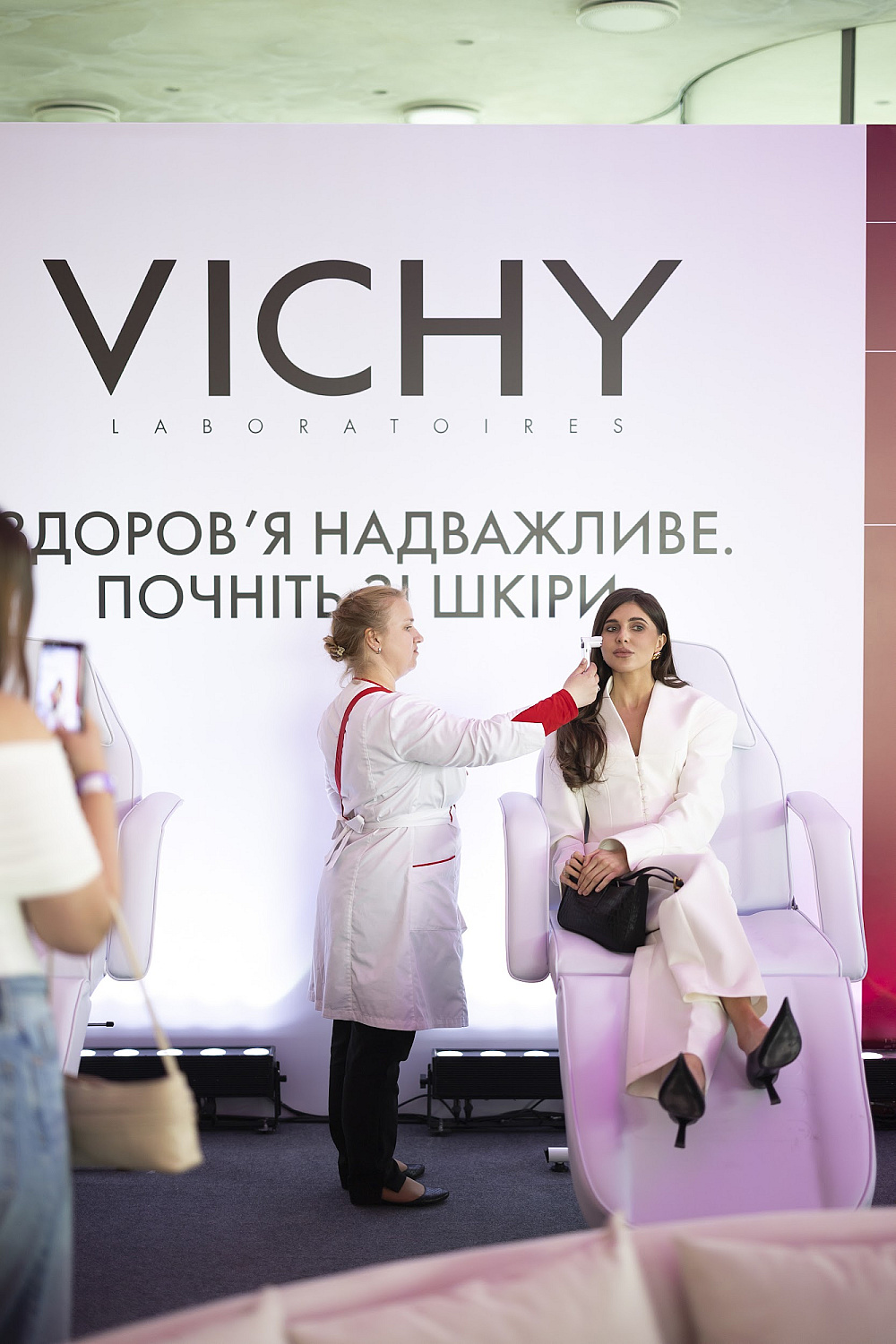 Vichy презентує платформу Hormonall: освітньо-комунікаційна ініціатива про гормональний баланс жінок43