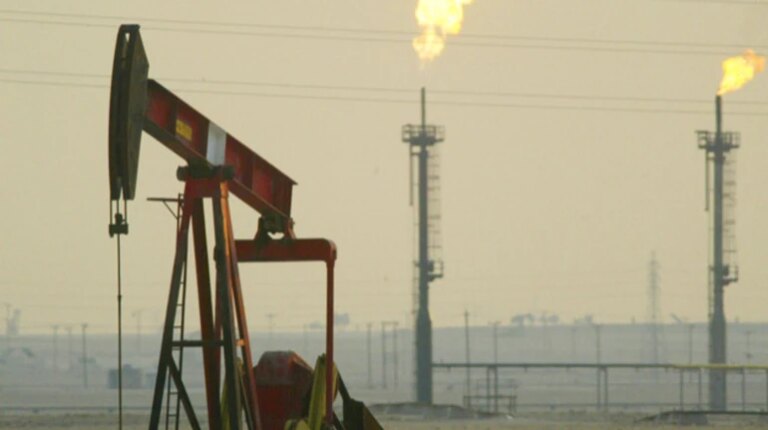 Нафта дешевшає через угоду між Сполученими Штатами та Іраном стосовно Ормузької протоки 19
