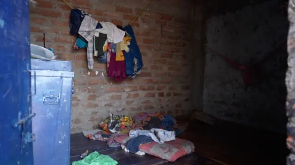 "Заткнути рота і зв'язати руки". Групове зґвалтування, що шокувало Індію 7 Однокімнатний будинок у селі Біхар