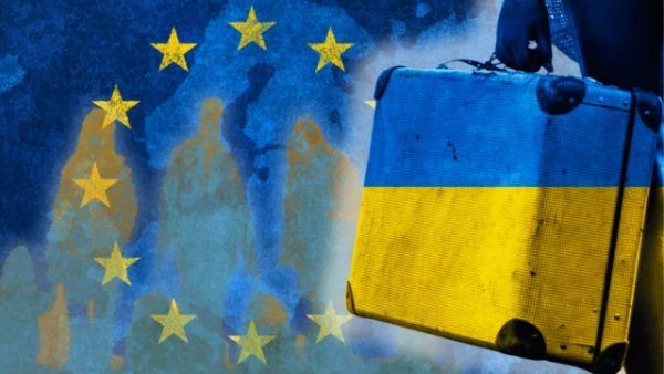 Колаж із валізою в кольорах українського прапора і фігурами людей на тлі прапора ЄС