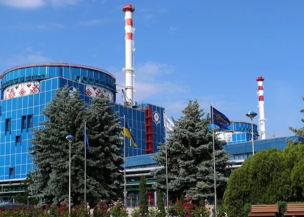 На Хмельницькій атомній електростанції працівники правоохоронних органів здійснюють слідчі заходи.
