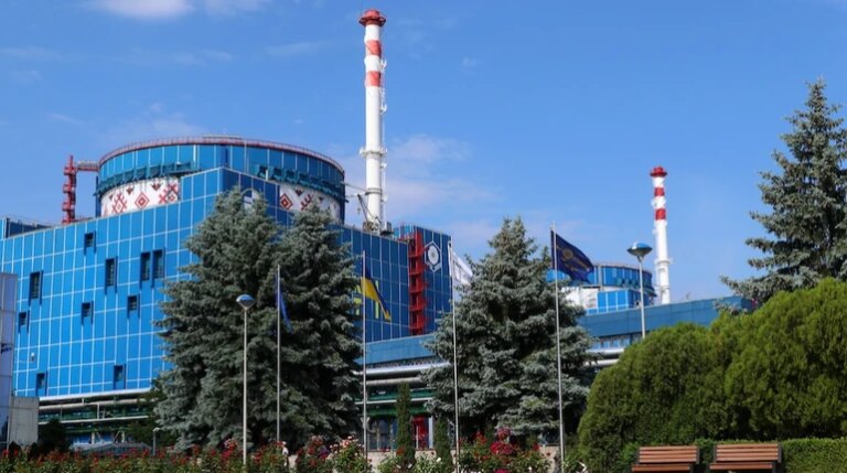 На Хмельницькій атомній електростанції працівники правоохоронних органів здійснюють слідчі заходи. 1