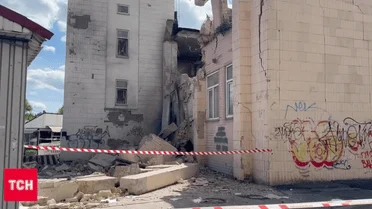Частина медичного закладу знищена: Російські війська обстріляли лікарні Києва (знімки, кадри) 11 атака на Київ амбулаторія 5 на Теремках_1 / © ТСН