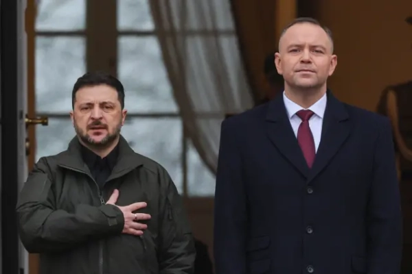 Випадок з Білим Орлом. Чому Україна та Польща вчергове розійшлися в думках і чи можливе порозуміння 8 Володимир Зеленський та Кароль Навороцький на зустрічі у грудні 2025 року у Варшаві