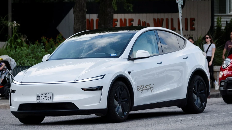 Tesla програє в змаганні роботаксі: обмежений парк і труднощі з обслуговуванням 2