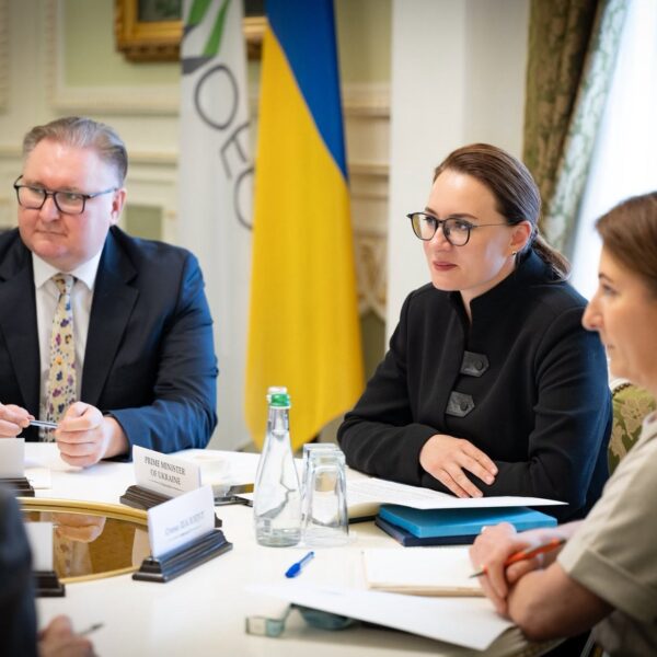 7 мільярдів для вчителів та соцпрацівників: як уряд підтримає бюджетників